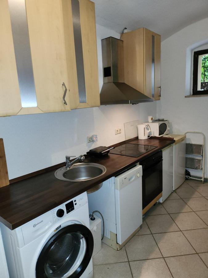 Halle, Top -Preise, Grosse 79 Qm Sd Fewo, Eg, Wahlweise Mit 1- 3 Dz, Inklusiv Tv Lounge, Kueche, Bad Wc Einfach Und Gut, Langzeitmieter Vb Preise Halle  Exterior foto