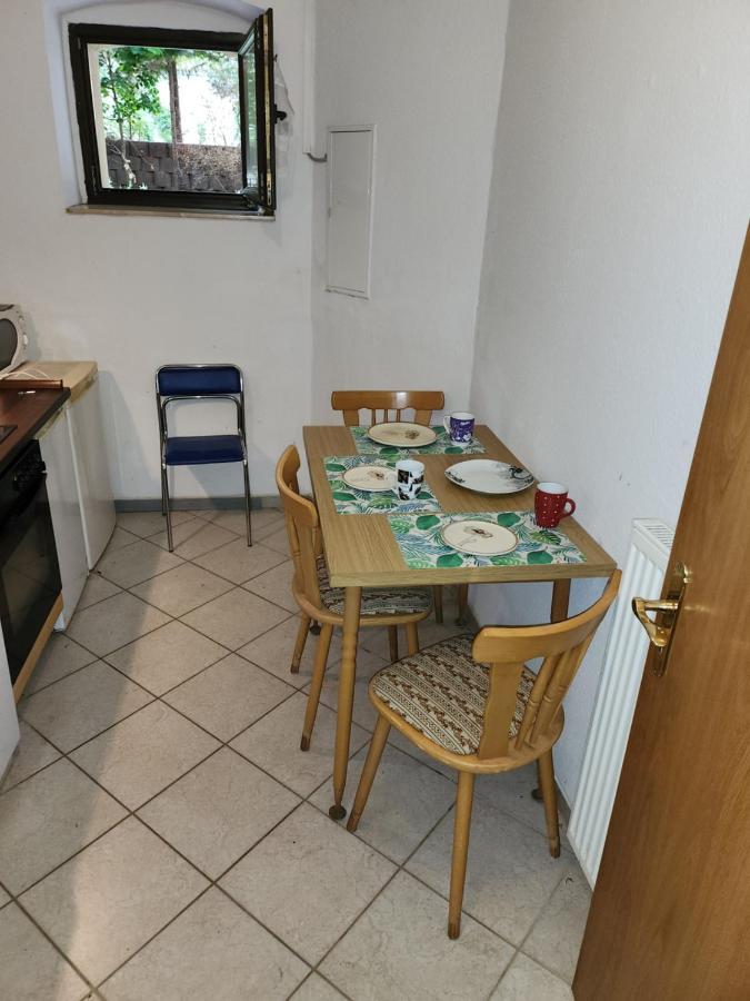 Halle, Top -Preise, Grosse 79 Qm Sd Fewo, Eg, Wahlweise Mit 1- 3 Dz, Inklusiv Tv Lounge, Kueche, Bad Wc Einfach Und Gut, Langzeitmieter Vb Preise Halle  Exterior foto