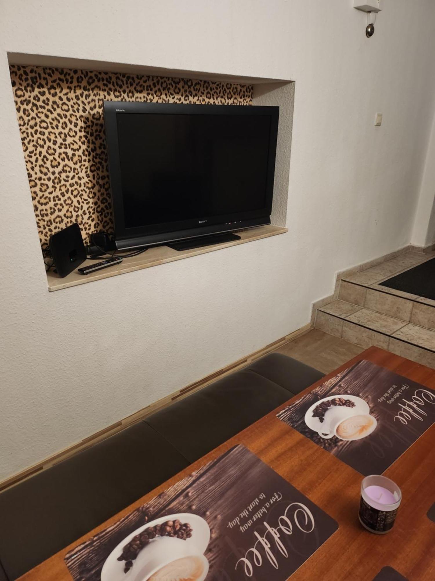 Halle, Top -Preise, Grosse 79 Qm Sd Fewo, Eg, Wahlweise Mit 1- 3 Dz, Inklusiv Tv Lounge, Kueche, Bad Wc Einfach Und Gut, Langzeitmieter Vb Preise Halle  Exterior foto