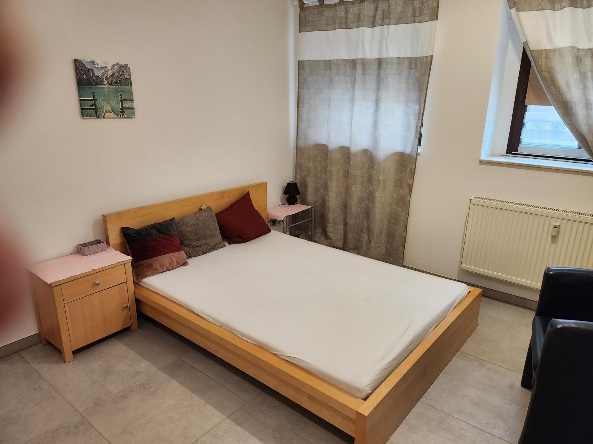 Halle, Top -Preise, Grosse 79 Qm Sd Fewo, Eg, Wahlweise Mit 1- 3 Dz, Inklusiv Tv Lounge, Kueche, Bad Wc Einfach Und Gut, Langzeitmieter Vb Preise Halle  Exterior foto