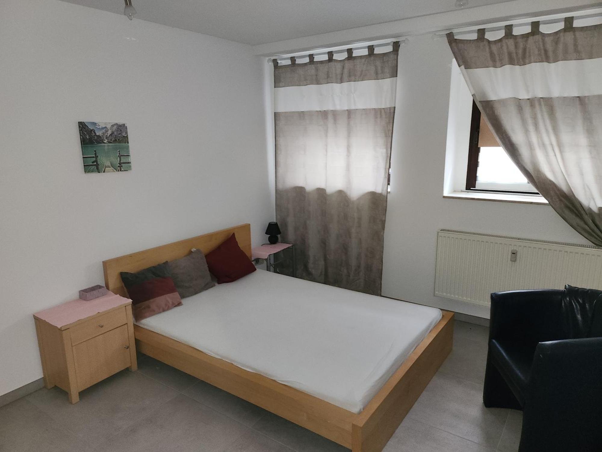 Halle, Top -Preise, Grosse 79 Qm Sd Fewo, Eg, Wahlweise Mit 1- 3 Dz, Inklusiv Tv Lounge, Kueche, Bad Wc Einfach Und Gut, Langzeitmieter Vb Preise Halle  Exterior foto