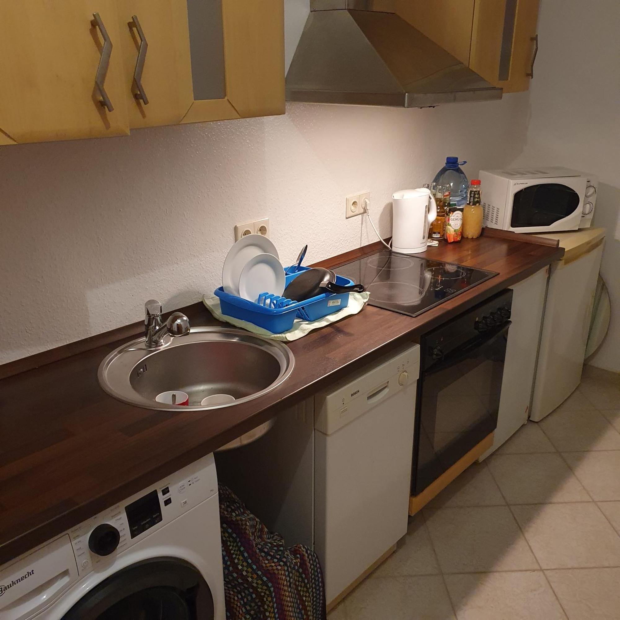 Halle, Top -Preise, Grosse 79 Qm Sd Fewo, Eg, Wahlweise Mit 1- 3 Dz, Inklusiv Tv Lounge, Kueche, Bad Wc Einfach Und Gut, Langzeitmieter Vb Preise Halle  Exterior foto